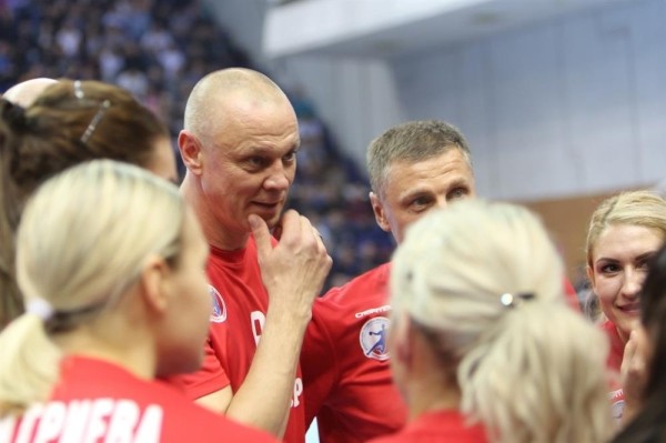 Гандбол. Александр Тучкин: вот все набросились на Юрия Шевцова. А что он может сделать?
Гандбол. Александр Тучкин: вот все набросились на Юрия Шевцова. А что он может сделать?