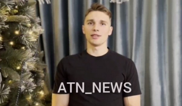 Биатлон.  Антон Смольский: для меня бонусом стало напутствие президента, а также его букет, который он передал мне для Динары
  