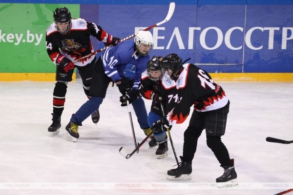 ФОТОФАКТ: В Минске открылись соревнования среди детей и подростков по хоккею "Золотая шайба"