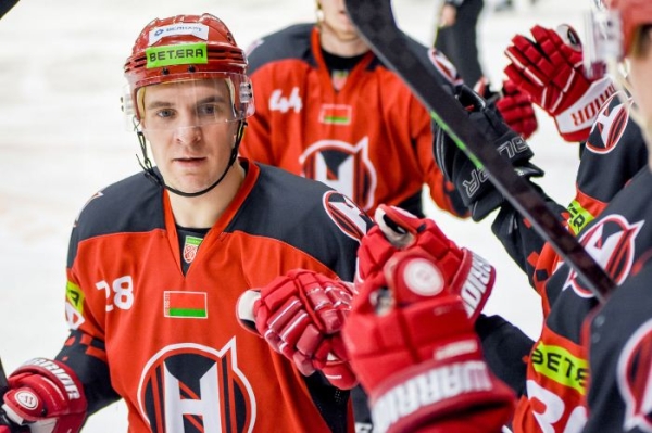 Хоккей.  Betera-Экстралига. Артем Кислый, набравший 43 очка в 49 матчах, получил серьезную травму
 