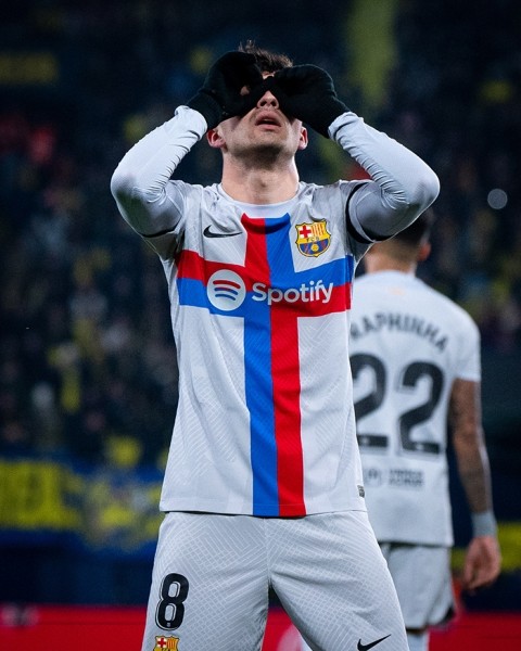 Футбол.  Чемпионат Испании. Гол Педри принес "Барселоне" победу в матче с "Вильярреалом"
 