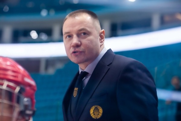 Хоккей. Дмитрий Шульга: ночевка игроков в раздевалке? Нет, конечно. Это не наш метод. Хотя предложение интересное
Хоккей. Дмитрий Шульга: ночевка игроков в раздевалке? Нет, конечно. Это не наш метод. Хотя предложение интересное