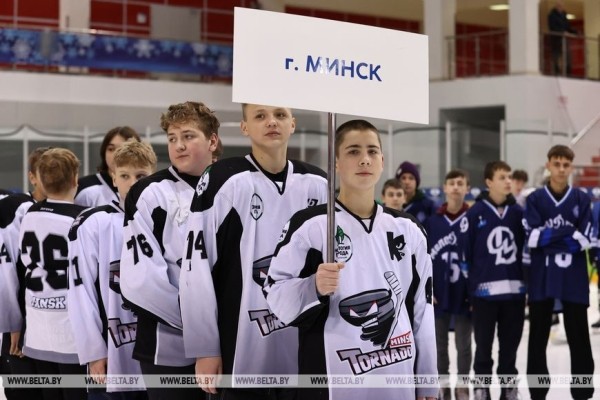 ФОТОФАКТ: В Минске открылись соревнования среди детей и подростков по хоккею "Золотая шайба"