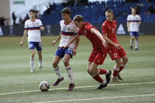 Футбол.  Кубок Развития. Сборная Беларуси (U-16) "всухую" уступила команде России (U-17) и заняла последнее место в группе
  