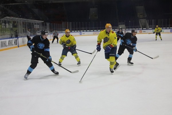 Хоккей.  МХЛ. "Динамо-Шинник" впервые в сезоне проиграл на домашней арене в Бобруйске
 