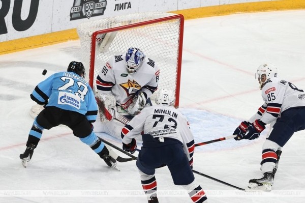 Хоккеисты минского "Динамо" обыграли "Металлург" в КХЛ Хоккеисты минского "Динамо" обыграли "Металлург" в КХЛ