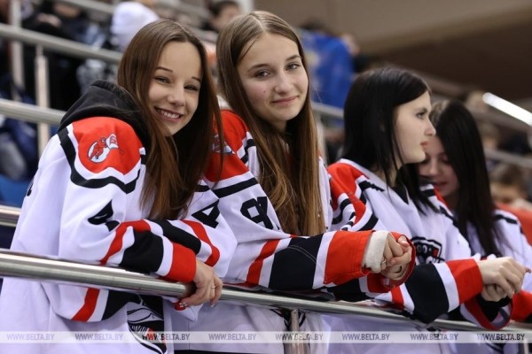 ФОТОФАКТ: В Минске открылись соревнования среди детей и подростков по хоккею "Золотая шайба"