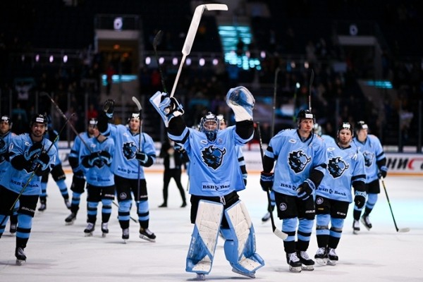 Хоккей.  КХЛ. Минское "Динамо" отправилось на выездной матч с "Торпедо" без Спунера, Пинчука, Коробова и Шумакова
 