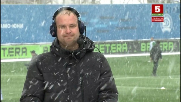 Футбол.  Студия и снегопад. Эксперты "Беларусь 5" обсуждают Суперкубок на "Динамо-Юни" в непростых погодных условиях
 