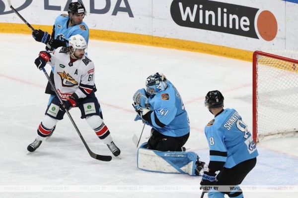 Хоккеисты минского "Динамо" обыграли "Металлург" в КХЛ Хоккеисты минского "Динамо" обыграли "Металлург" в КХЛ