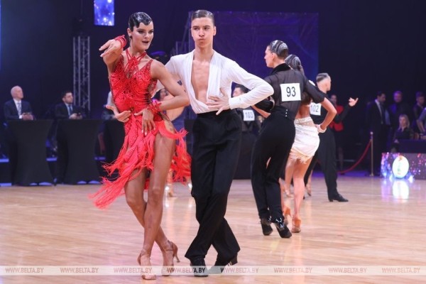 ФОТОФАКТ: Турнир по спортивным бальным танцам проходит в Минске