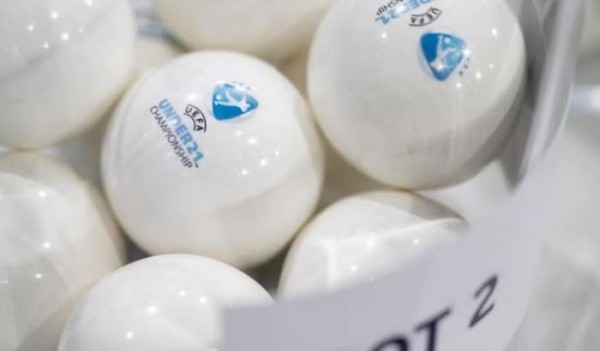 Футбол. Жеребьевка молодежного (U-21) чемпионата Европы: белорусы угодили в группу со сборными Португалии и Хорватии
Футбол. Жеребьевка молодежного (U-21) чемпионата Европы: белорусы угодили в группу со сборными Португалии и Хорватии