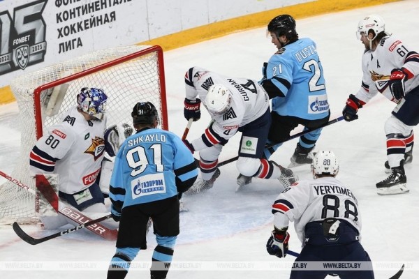 Хоккеисты минского "Динамо" обыграли "Металлург" в КХЛ Хоккеисты минского "Динамо" обыграли "Металлург" в КХЛ