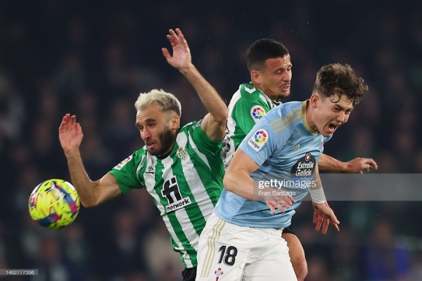 Футбол.  Чемпионат Испании. В матче с семью голами "Сельта" нанесла поражение "Бетису"
 