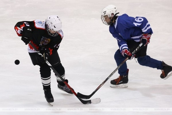 ФОТОФАКТ: В Минске открылись соревнования среди детей и подростков по хоккею "Золотая шайба"
