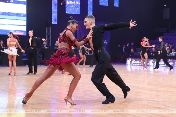 ФОТОФАКТ: Турнир по спортивным бальным танцам проходит в Минске