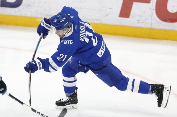 Хоккей.  КХЛ. Владислав Кодола отдал роскошную голевую передачу через всю площадку
  