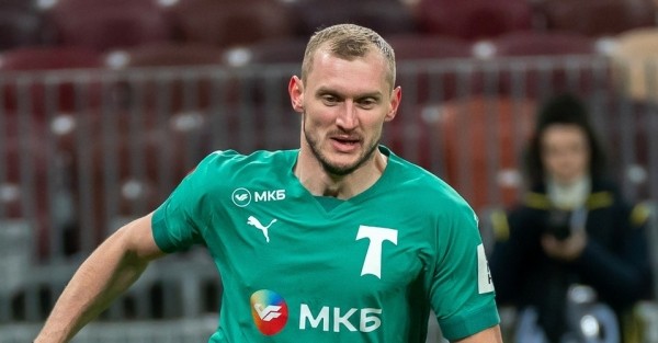 Футбол.  Источник: Денис Лаптев подписал контракт с БАТЭ
 