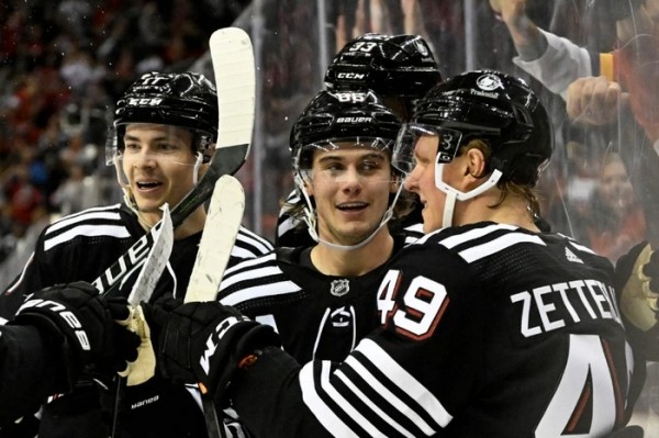 Хоккей.  НХЛ. Егор Шарангович помог "Нью-Джерси" победить "Ванкувер", а Джеку Хьюзу стать первой звездой матча
  