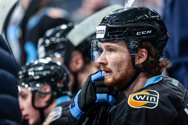 Хоккей.  Владимир Алистров: после матча в Екатеринбурге хочется реабилитироваться перед болельщиками
&nbsp;