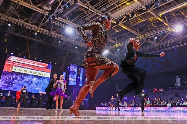 ФОТОФАКТ: Турнир по спортивным бальным танцам проходит в Минске