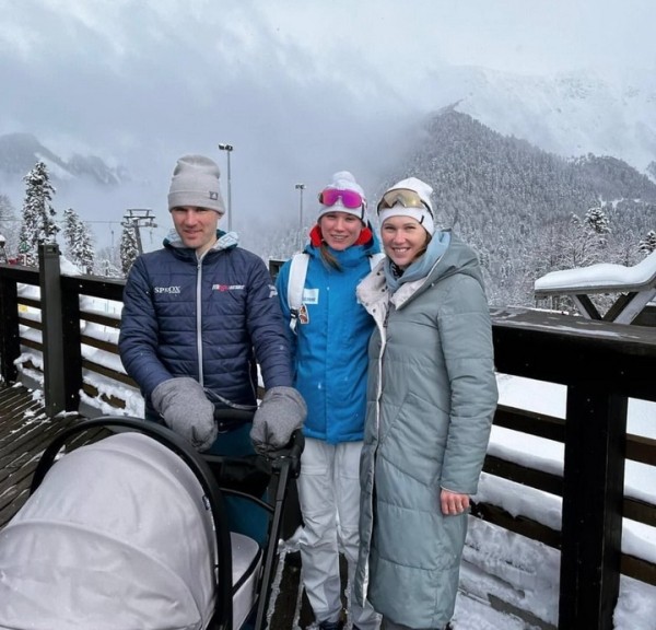 Биатлон.  Анна Сола опубликовала фото с дочкой, поблагодарив Ирину Казакевич за встречу и показ сочинских красот
 