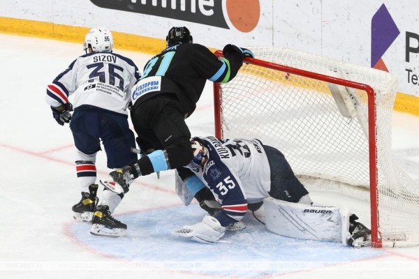 Хоккеисты минского "Динамо" проиграли "Торпедо" в КХЛ