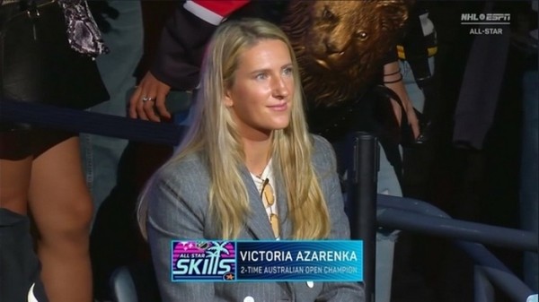 Хоккей.  Доминик Гашек раскритиковал приглашение Виктории Азаренко на шоу всех звезд НХЛ
 