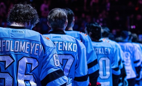 Хоккей. "Динамо" Мн — "Металлург". "Зубры" завершат домашнюю серию, начало матча в 19.10
Хоккей. "Динамо" Мн — "Металлург". "Зубры" завершат домашнюю серию, начало матча в 19.10