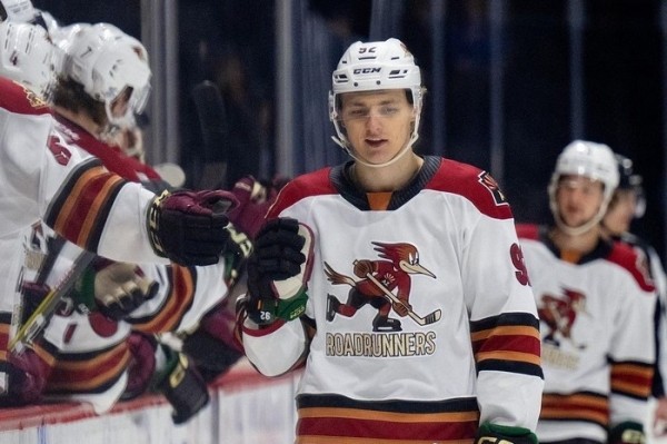 Хоккей. Главный тренер "Тусона": Колячонок даже больше, чем профессионал. Он должен быть в НХЛ
Хоккей. Главный тренер "Тусона": Колячонок даже больше, чем профессионал. Он должен быть в НХЛ