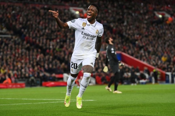 Футбол. Лига чемпионов. Суперляп на суперляп: "Реал" сравнял счет в матче с "Ливерпулем" после курьезной ошибки Алиссона
Футбол. Лига чемпионов. Суперляп на суперляп: "Реал" сравнял счет в матче с "Ливерпулем" после курьезной ошибки Алиссона