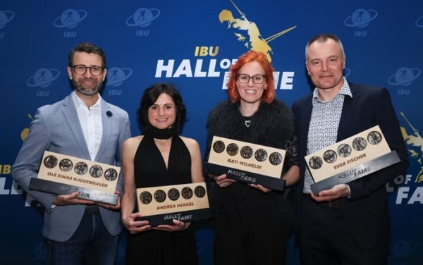 Биатлон.  Уле-Эйнар Бьерндален и три немецкие легенды введены в Зал славы IBU, открытый в Оберхофе
 