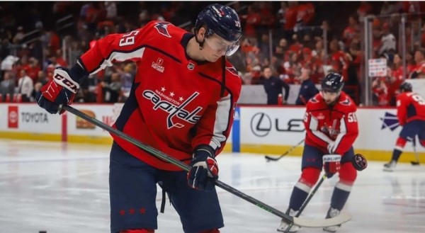 Хоккей. Алексей Протас вновь возвращен в "Вашингтон" из фарм-клуба
Хоккей. Алексей Протас вновь возвращен в "Вашингтон" из фарм-клуба