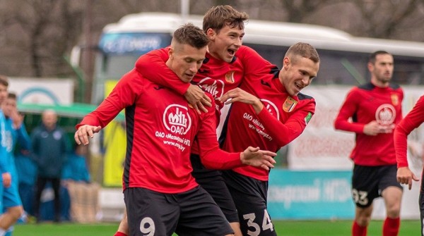 Футболисты "Славии" победили "Слуцк" в 1/4 финала Кубка Беларуси