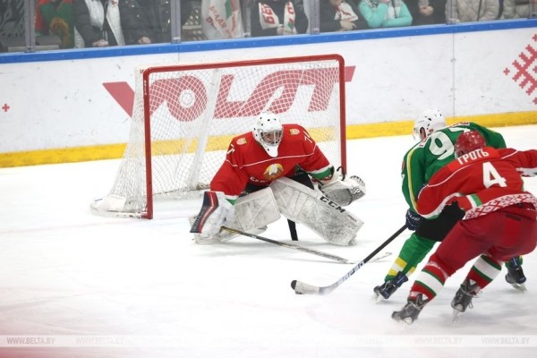 Хоккейная команда Президента вышла в финал любительского турнира Хоккейная команда Президента вышла в финал любительского турнира