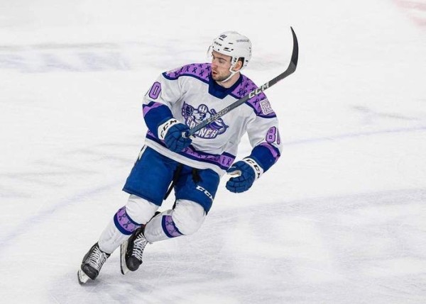 Хоккей.  Илья Усов отдал результативную передачу в матче регулярного чемпионата АХЛ
 