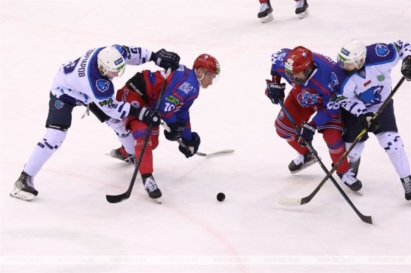 ФОТОФАКТ: Хоккеисты "Юности" одержали победу во втором матче серии плей-офф ФОТОФАКТ: Хоккеисты "Юности" одержали победу во втором матче серии плей-офф