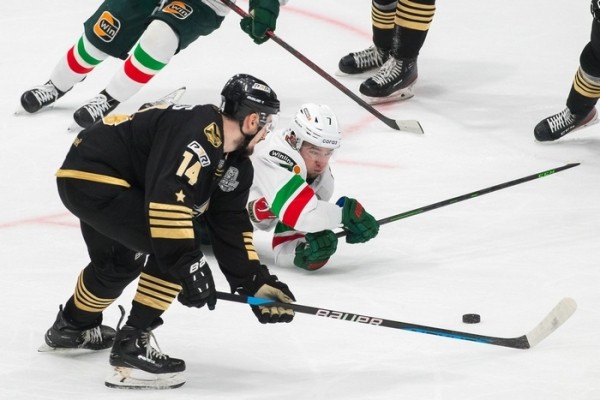 Хоккей. Кубок Гагарина. "Ак Барс" стал вторым финалистом Востока, переиграв в шестом матче "Адмирал", несмотря на "ассист" Лисовца
Хоккей. Кубок Гагарина. "Ак Барс" стал вторым финалистом Востока, переиграв в шестом матче "Адмирал", несмотря на "ассист" Лисовца