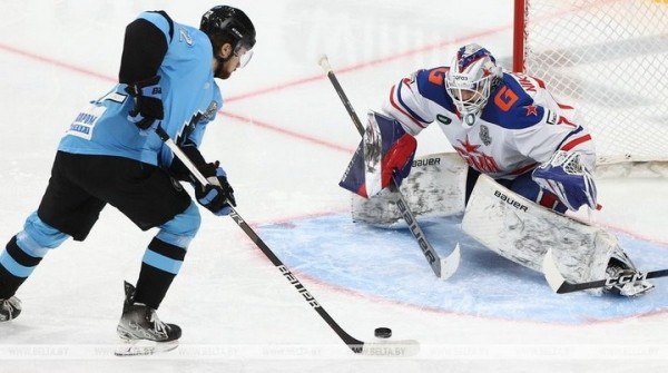 Хоккей.  Кубок Гагарина. Минское "Динамо" одержало волевую победу над СКА, сравняв счет в серии
  