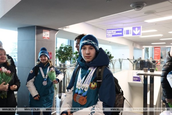 ФОТОФАКТ: Белорусские спортсмены вернулись домой после участия во II зимних Международных играх "Дети Азии"