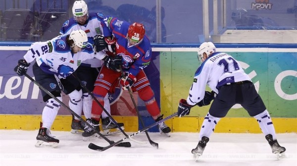 "Юность" и "Неман" упрочили лидерство в сериях первого раунда плей-офф экстралиги