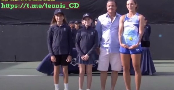 Теннис.  Украинка Костюк и россиянка Грачева не стали пожимать друг другу руки и фотографироваться вместе
 