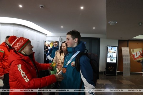 ФОТОФАКТ: Белорусские спортсмены вернулись домой после участия во II зимних Международных играх "Дети Азии"