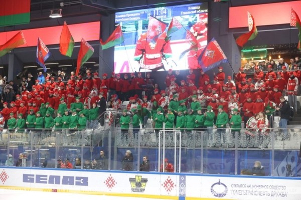 Хоккейная команда Президента вышла в финал любительского турнира Хоккейная команда Президента вышла в финал любительского турнира