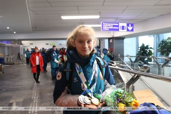 ФОТОФАКТ: Белорусские спортсмены вернулись домой после участия во II зимних Международных играх "Дети Азии"