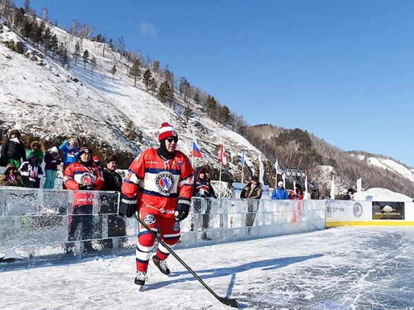 Хоккей.  Матч легенд хоккея России и Беларуси может пройти в 2024 году на Байкале
 