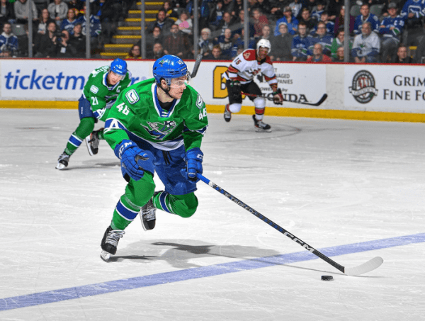 Хоккей.  Шайба Данилы Климовича стала победной в матче регулярного чемпионата АХЛ
 