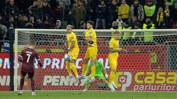 Футбол.  ЧЕ-2024. Сборная Беларуси уступила румынам и идет последней в группе
  