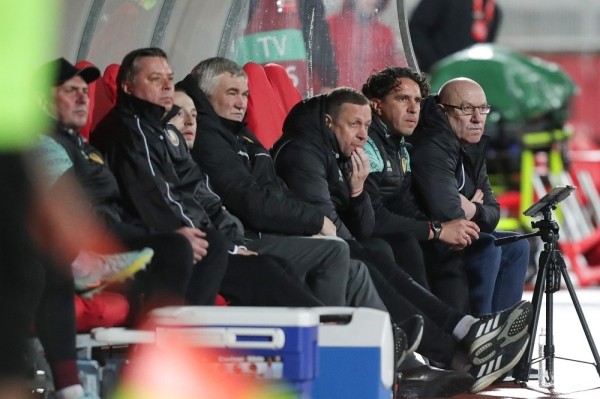 Футбол.  Румыния — Беларусь. Плотников — в воротах белорусов, Бахар и Быков включены в стартовый состав
  