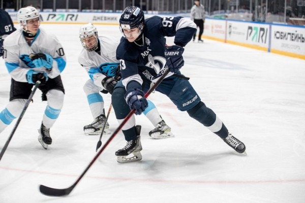 Хоккей.  МХЛ. В первом матче серии плей-ин "Динамо-Шинник" дома уступило "Динамо" из Санкт-Петербурга, ведя в счете 2:0
 